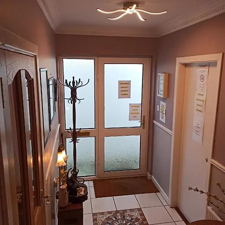 בית הארחה The Ferry Boat