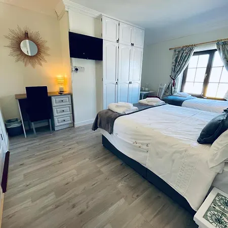 Гостевой дом The Ferry Boat 3*