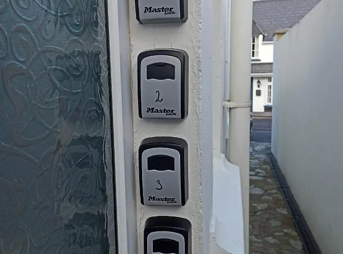 ゲストハウス ザ フェリー ボート 3*